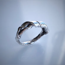Indlæs billede til gallerivisning ShinyWave V4 -Unika-fingerring i Sterling sølv
