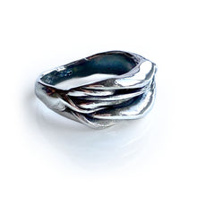 Indlæs billede til gallerivisning unika fingerring byMille-sølvring-smykker
