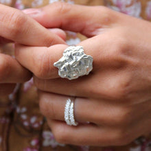 Indlæs billede til gallerivisning WrappedinSilver Unika-fingerring i Sterling sølv -V2
