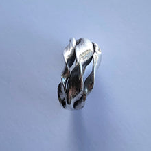 Indlæs billede til gallerivisning ShinyWave V1 -Unika-fingerring i Sterling sølv
